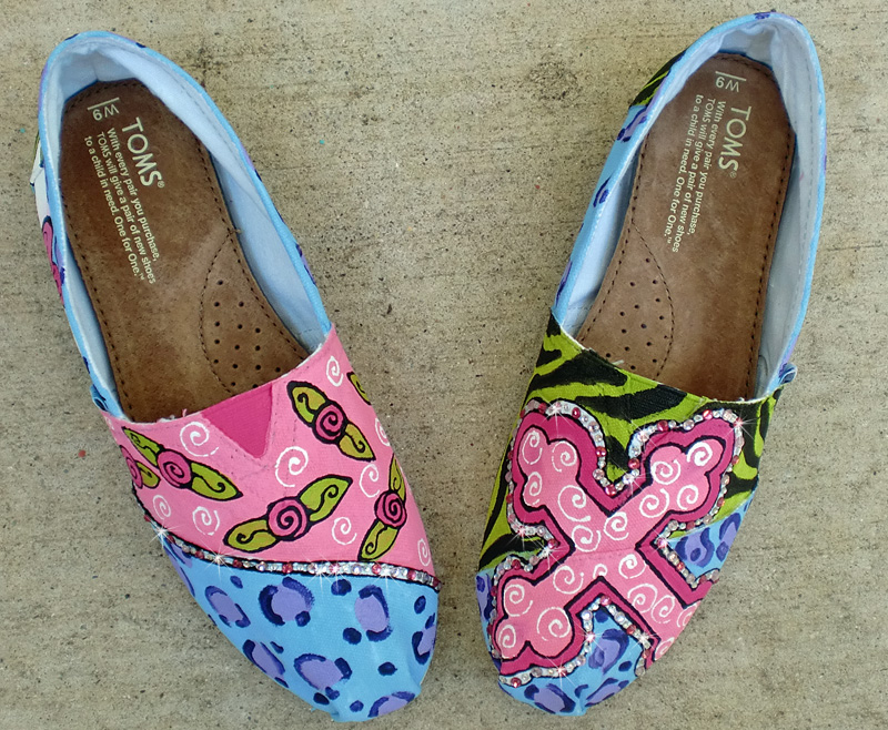 This listing is for the PAINTED DESIGN ONLY. You purchase your TOMS and have them shipped to me. I will paint them and ship them back to you. I started Painting TOMS in 2011 and I am actually a TOMS artist for their Style your Soles events. My designs are 100% original just for my 100% original customers! I like to mention also that while I picture my designs here for my clients to choose from, you can customize your toms any way you would like. Email me with your ideas and I can send you a price quote for your custom design. This price is for the DESIGN only. You purchase the shoes on the TOMS website and have them shipped to me and I will paint them and ship them back to you. Questions? Email me at adrienne@dreaminbohemian.com I would love to work with you! Custom Cross rosettes and cheetah fun color TOMS