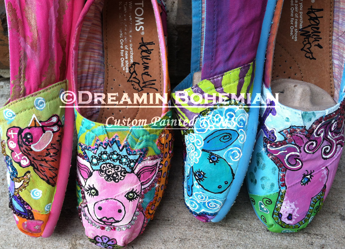 colorful farm animal toms with sheep, horse, pig, cow colorful farm animals toms