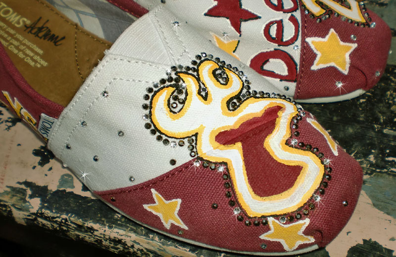 maroon and gold deer park toms maroon and gold deer park toms